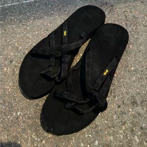 Teva Olowahu Strappy Mush Flip Flops Women Black Slip-on Thong Sandals 6840